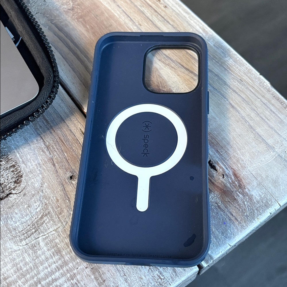 iPhone 16 pro Max blue speck case